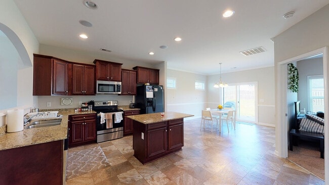 Building Photo - 160 Kirkwood Dr