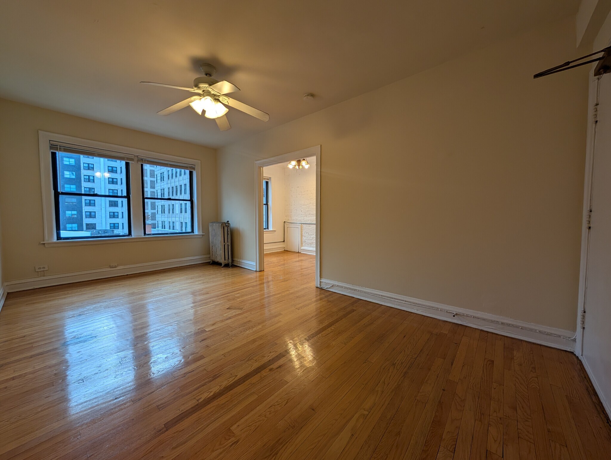 Building Photo - 1160 N Dearborn St