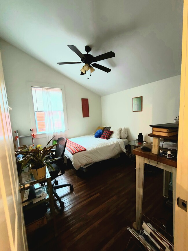 Building Photo - 410 N Tonti St