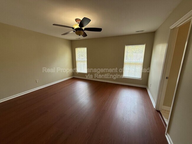 Building Photo - 3930 Fountain Village Cir