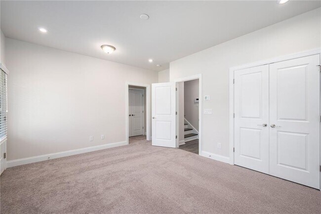 Building Photo - 1363 Live Oak Ln
