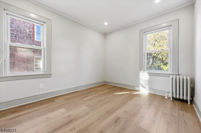 Building Photo - 28 State St