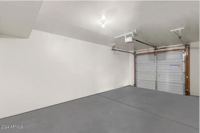 Building Photo - 1111 E Brown Rd
