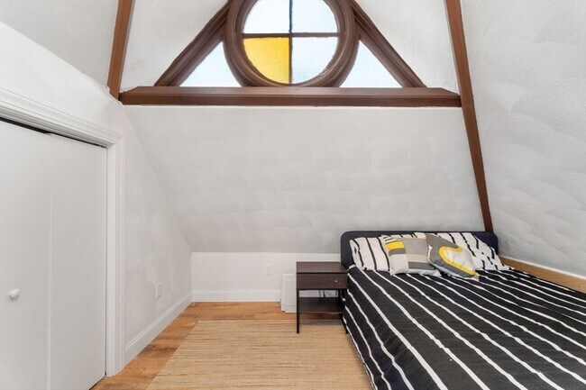 Building Photo - 890 Winthrop Ave