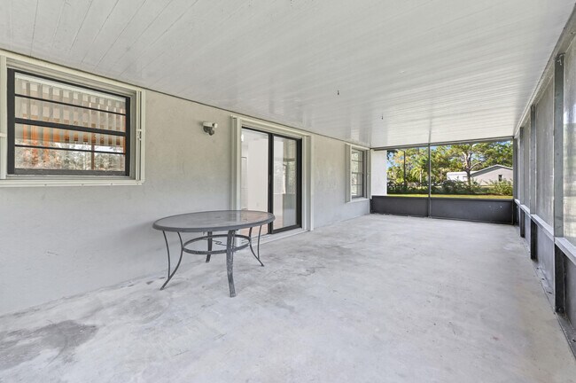 Building Photo - 13751 59th Ln N