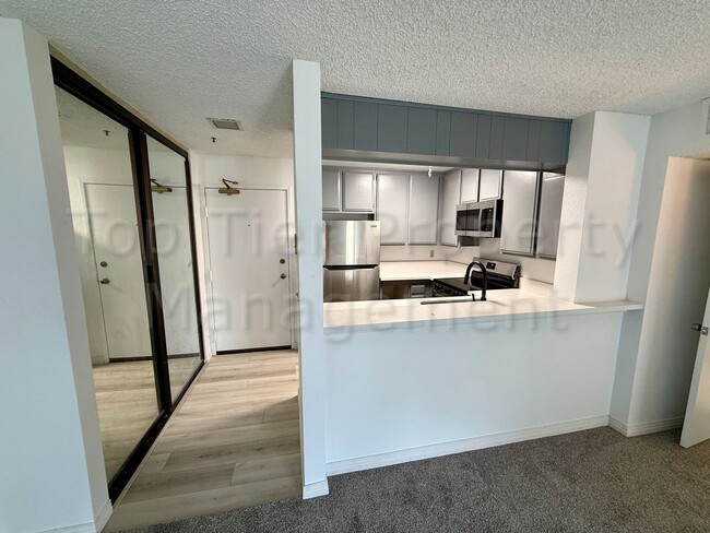 Building Photo - ***Cozy 1 Bed / 1 Bath Condo in Tierrasant...