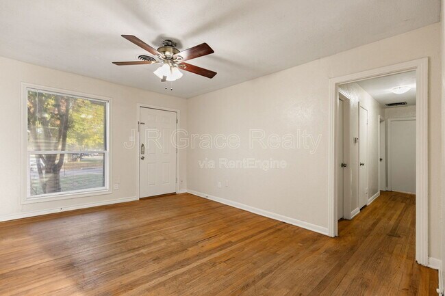 Building Photo - 2004 N 39th St