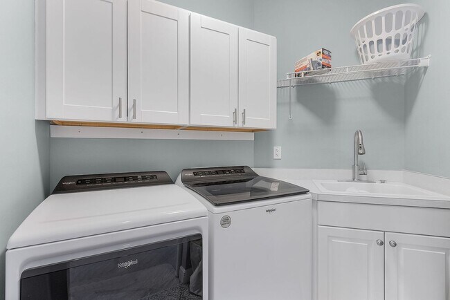 Building Photo - SPECTACULAR CUSTOM DESIGNED REMODELED 3 BR, 2 BTH