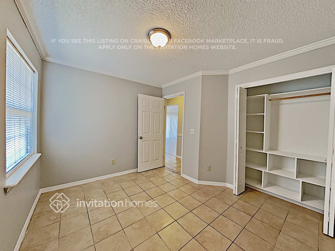 Building Photo - 2463 Twin Springs Dr N