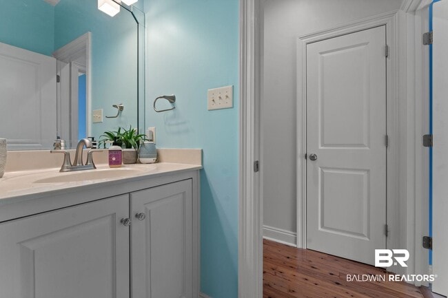 Building Photo - 25911 Tealwood Dr