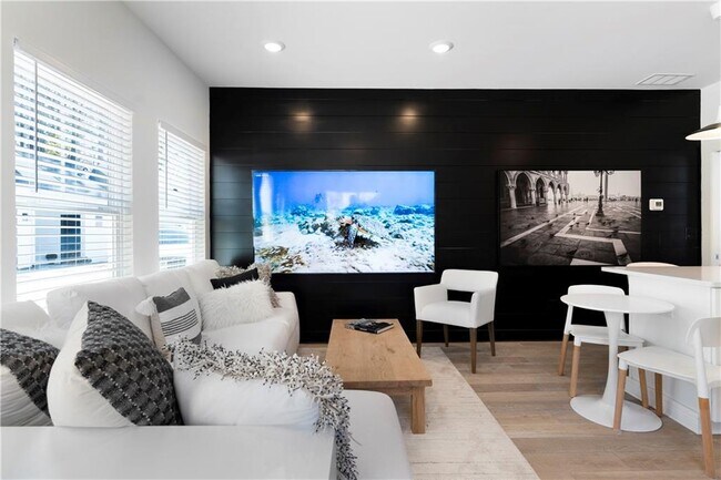 Building Photo - 217 Arnold Mill Rd