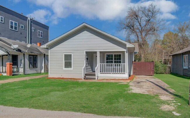 Building Photo - 3309 Webster St