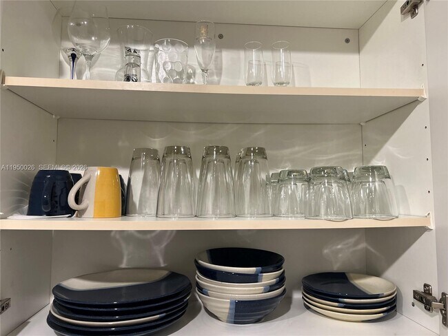 Building Photo - 17150 N Bay Rd