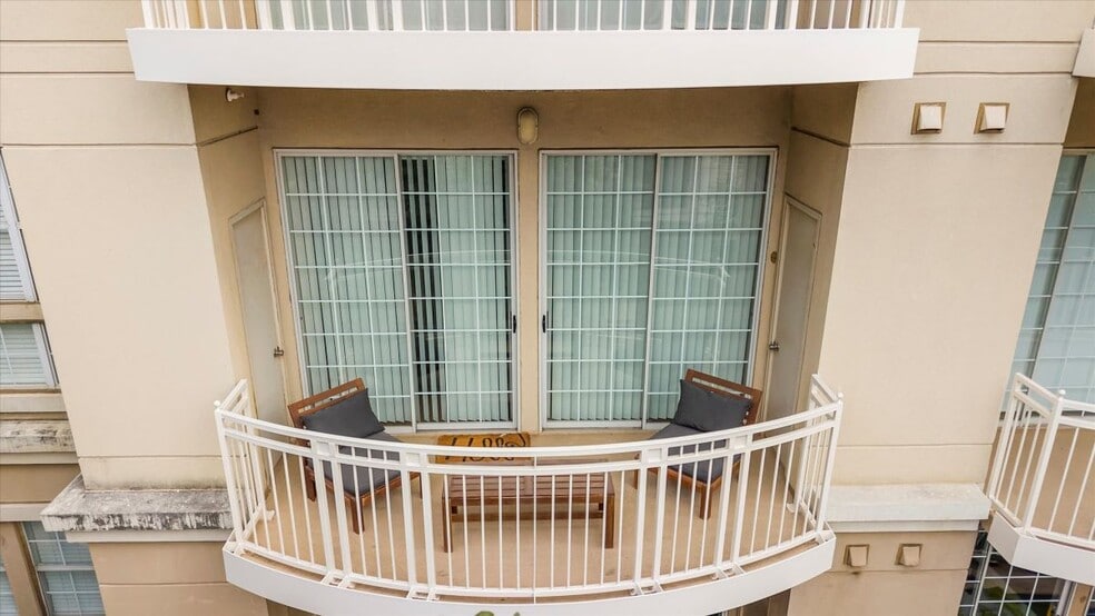 Building Photo - 3225 Turtle Creek Blvd Blvd