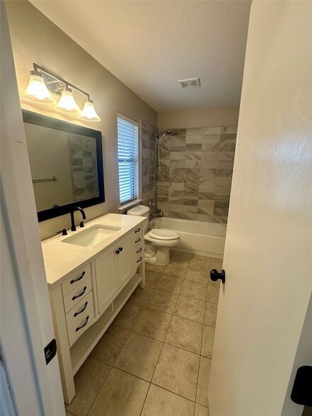 Building Photo - 127 Lori Dr