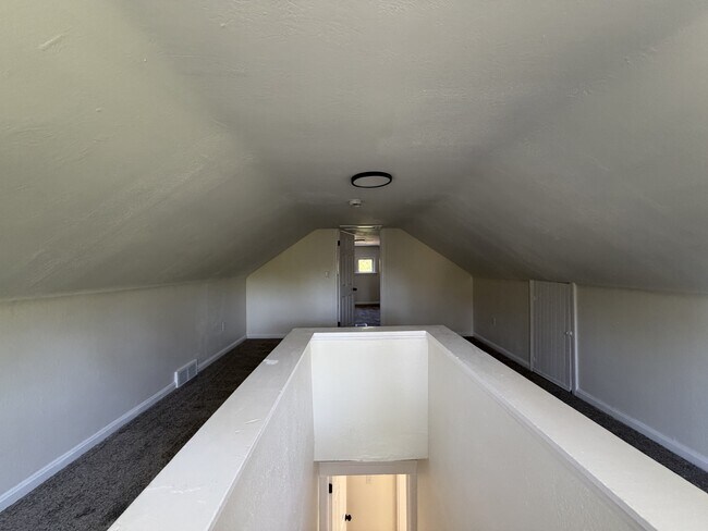 Building Photo - 3524 E 143rd St