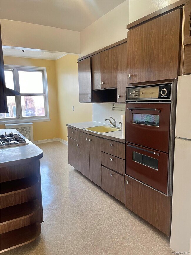 Building Photo - 54-34 66th St