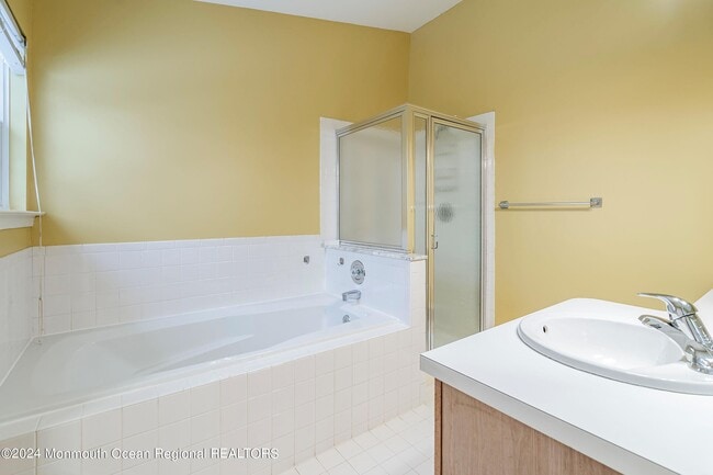 Building Photo - 707 Hatchery Ct