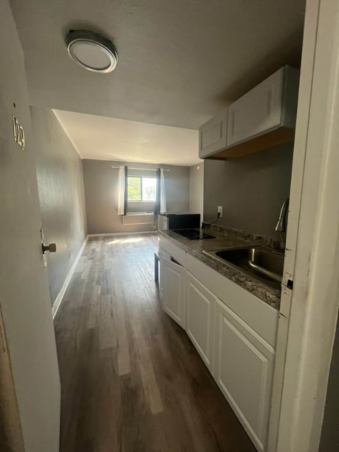 Building Photo - 111 S Summit St