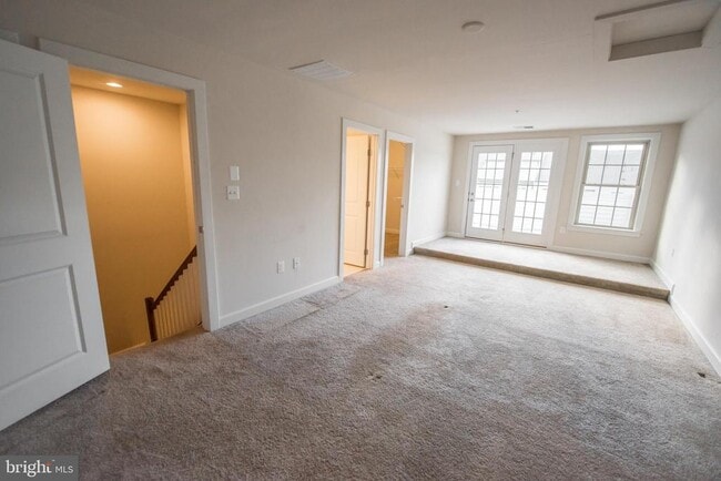 Building Photo - 7444 Burnside Way