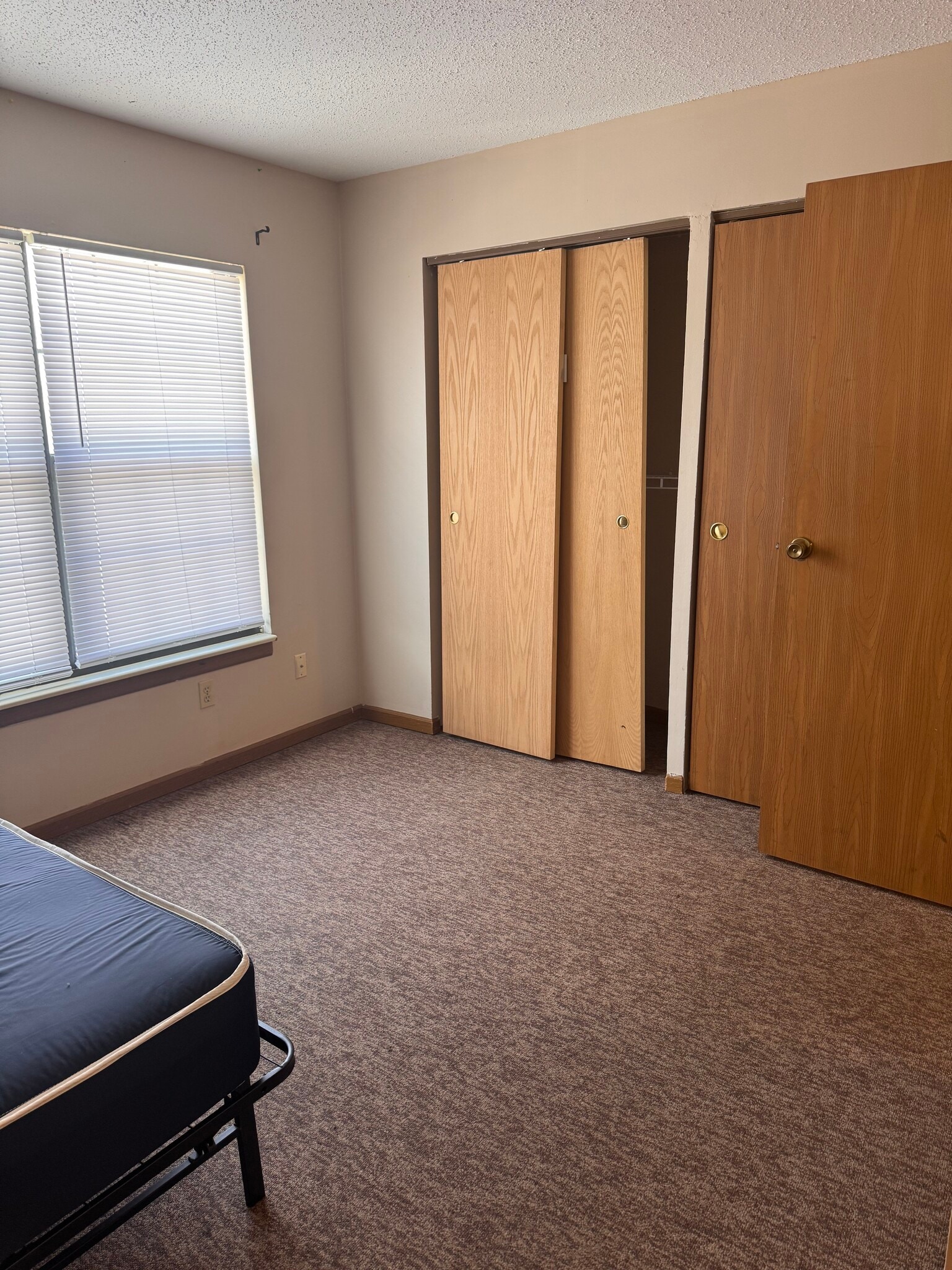 Building Photo - 700 N Adelaide St