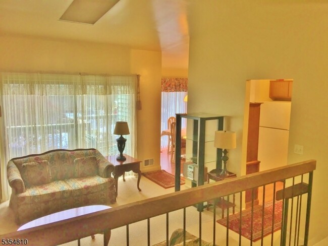 Building Photo - 1208 Spruce Hills Dr