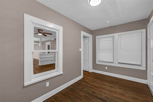 Building Photo - 1525 25th St