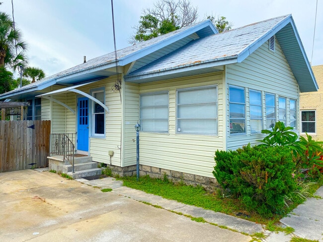 Building Photo - 1802 Tangerine St