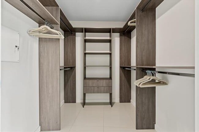 Building Photo - 851 NE 1st Ave