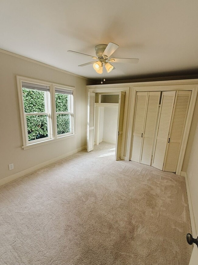 Building Photo - STEPS to Green Lake! 3BR Tudor Home w/ Lan...