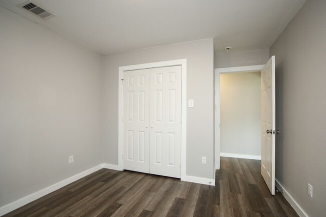 Building Photo - 5709 Breland St