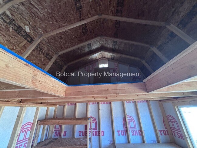 Building Photo - Large Home in Dayton with Mother In Law Quarters