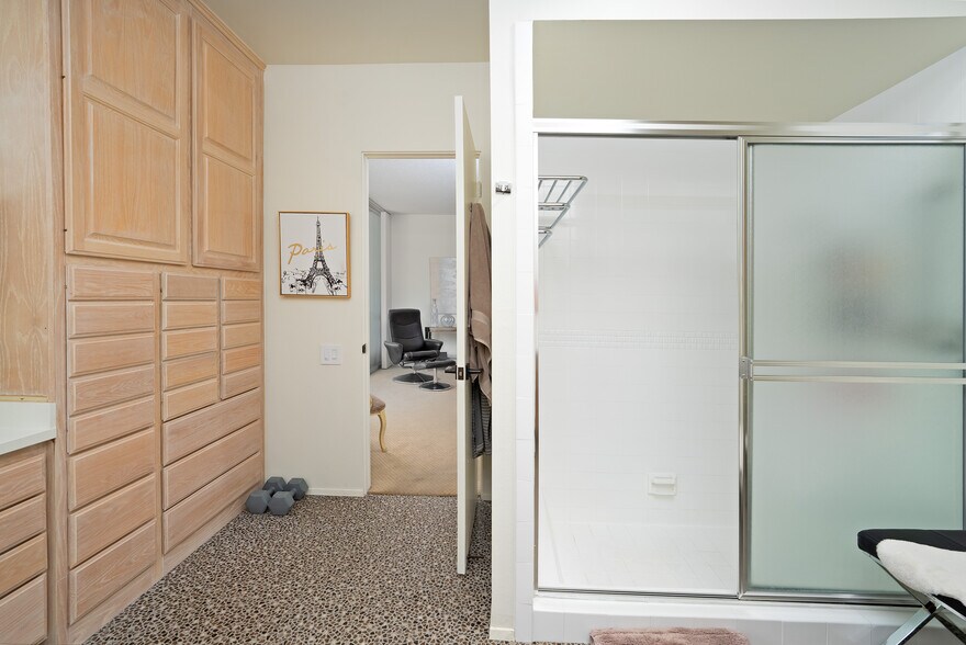 Building Photo - 451 Desert Lakes Dr