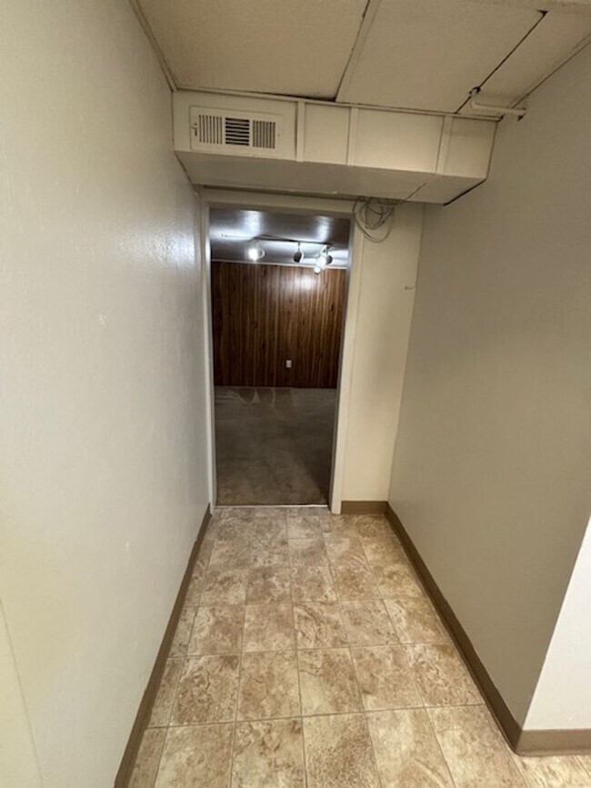 Building Photo - Very nice Family Home located in southern ...