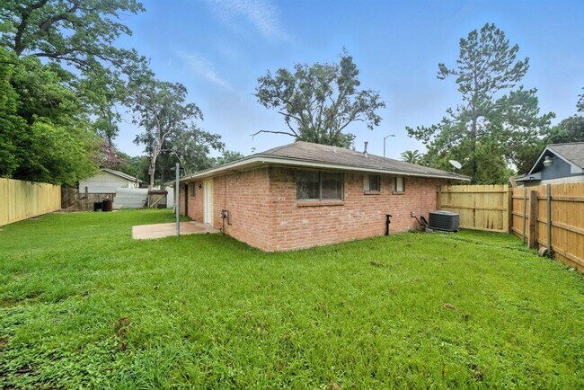 Building Photo - 9015 Ivy Spring Ln