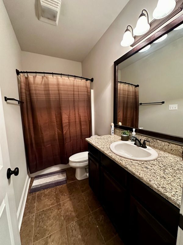 Building Photo - 162 Chestnut Ridge Dr