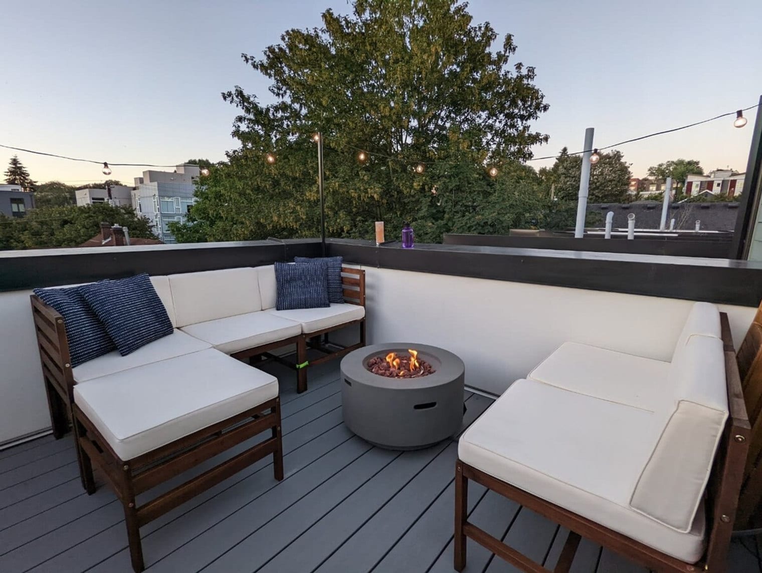 Building Photo - 422 10th Ave E