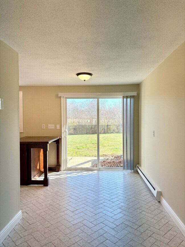 Building Photo - 211 E Main St