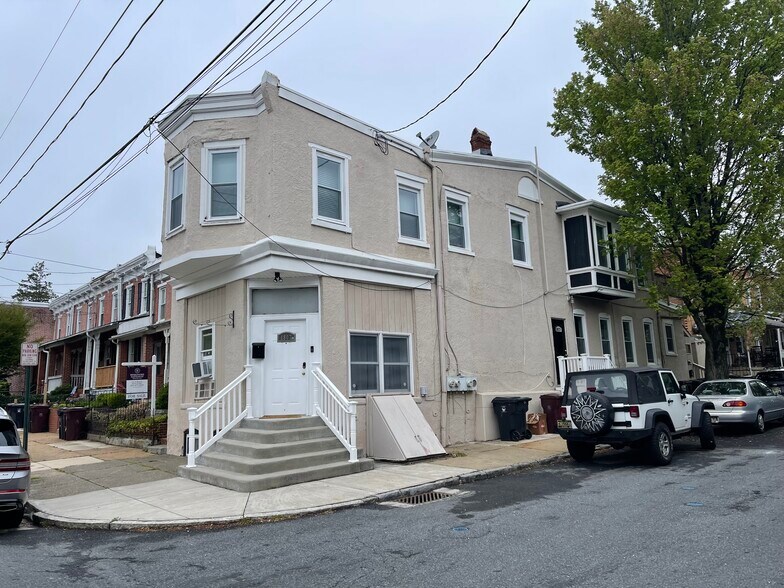 Building Photo - 1807 W 16th St