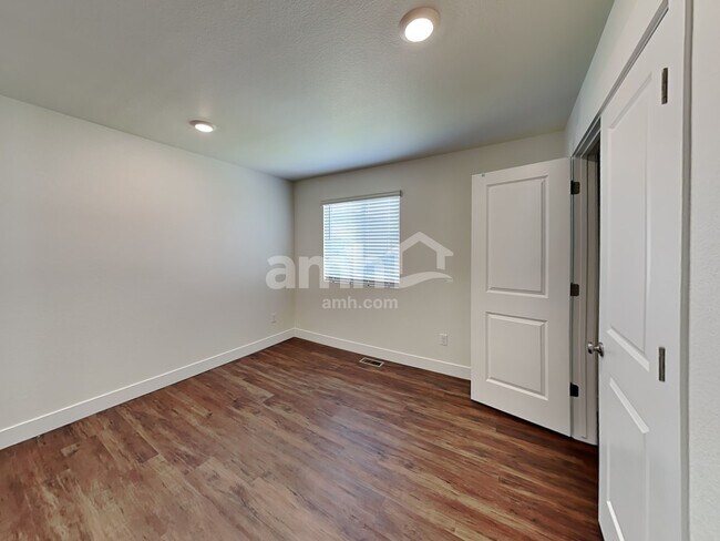 Building Photo - 3934 Wyedale Wy