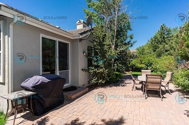 Building Photo - Beautiful 3 bedroom 2 bath house in Sommersett with access to Amenities-Including a clubhouse, re...