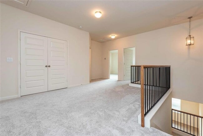 Building Photo - 1620 Bryant Dr