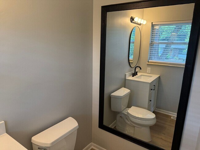 Building Photo - Renovated Rocky Hill Home