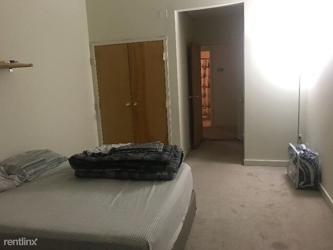 Building Photo - 419 S 19th St