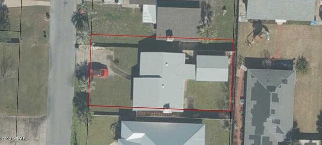Building Photo - 221 Poinsettia Dr