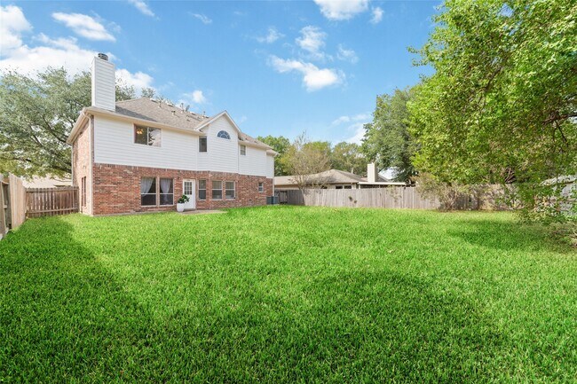 Building Photo - 5214 Bay Pines Dr