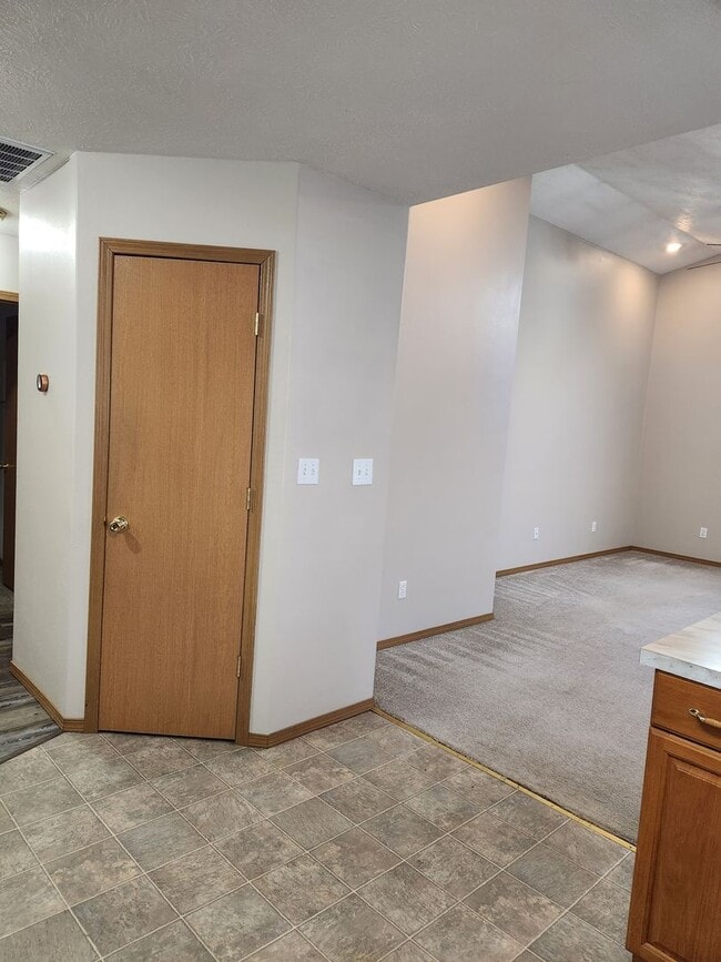 Building Photo - Charming 3 Bedroom 2 Bath House