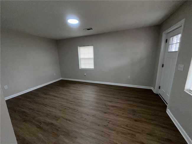 Building Photo - 207 South Ave SE