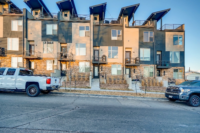 Primary Photo - 1725 Eaton St