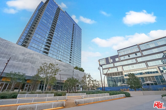 Building Photo - 2930 Spaulding Ave